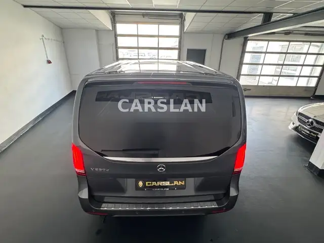 Mercedes-Benz V-Class view 14