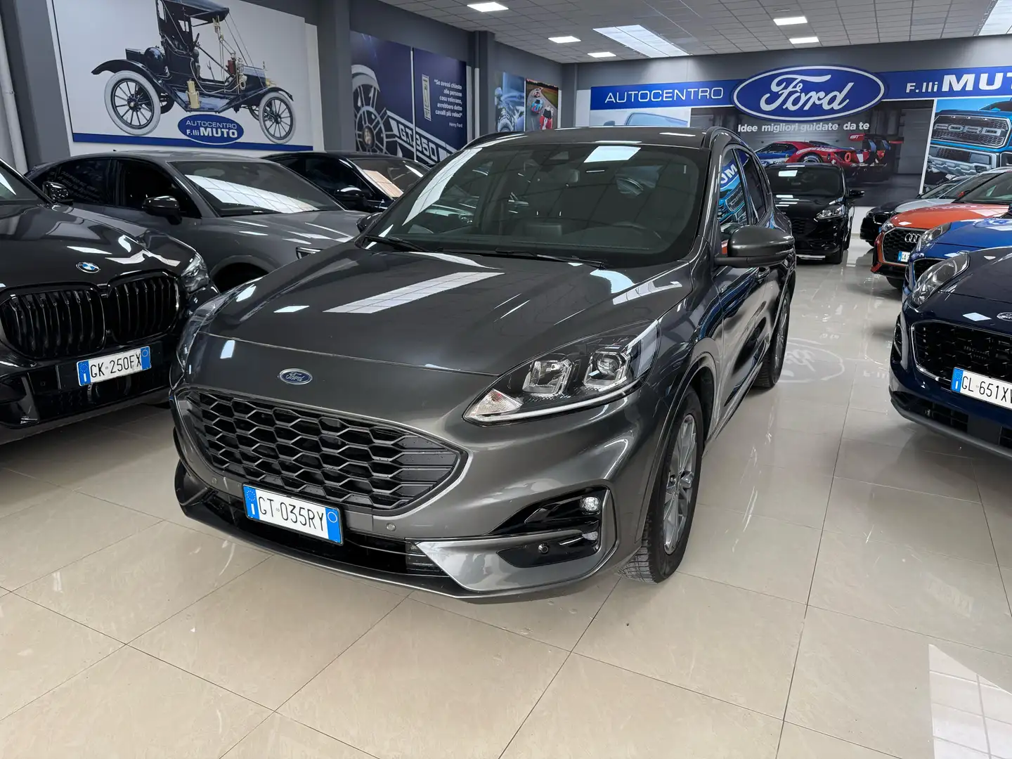 Ford Kuga 2.0 Ecoblue ST-Line 2wd 120cv auto IVA ESP. Grigio - 1