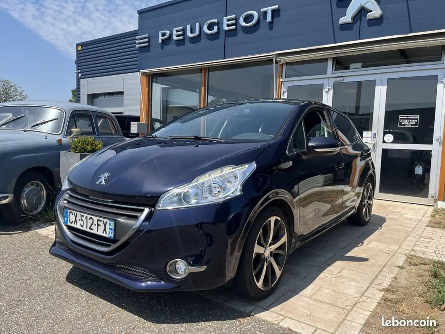 Peugeot 208 1.6 E-HDI 115 Féline Bleu - 1