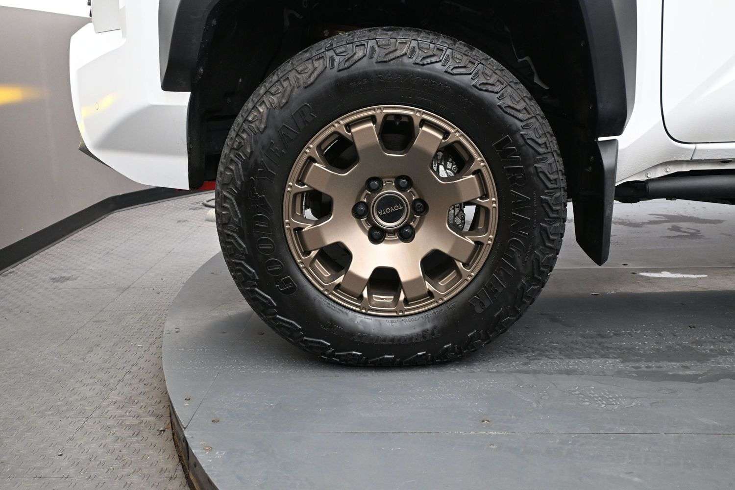 2025 Toyota Tacoma TRAILHUNTER 4X4 HEATED/VENTED SEATS, LOCKING DIFF, — снимка 1