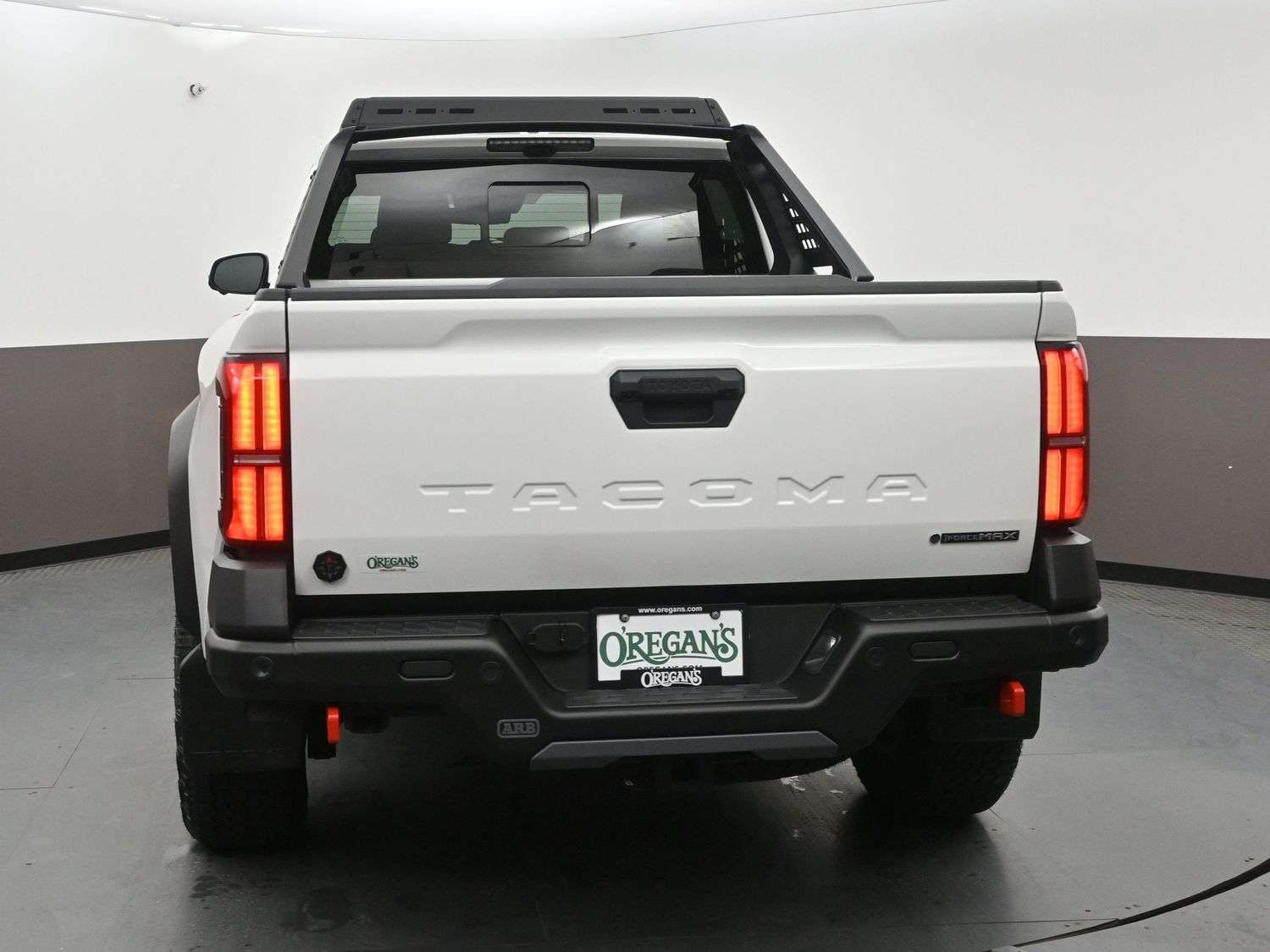 2025 Toyota Tacoma TRAILHUNTER 4X4 HEATED/VENTED SEATS, LOCKING DIFF, — снимка 1
