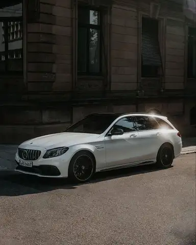Mercedes-Benz C 63 AMG C 63 S AMG T Modell /Pano/Rückfahrkamera/*460€