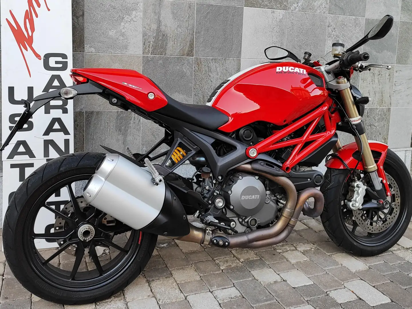 Ducati Monster 1100 evo Rood - 2