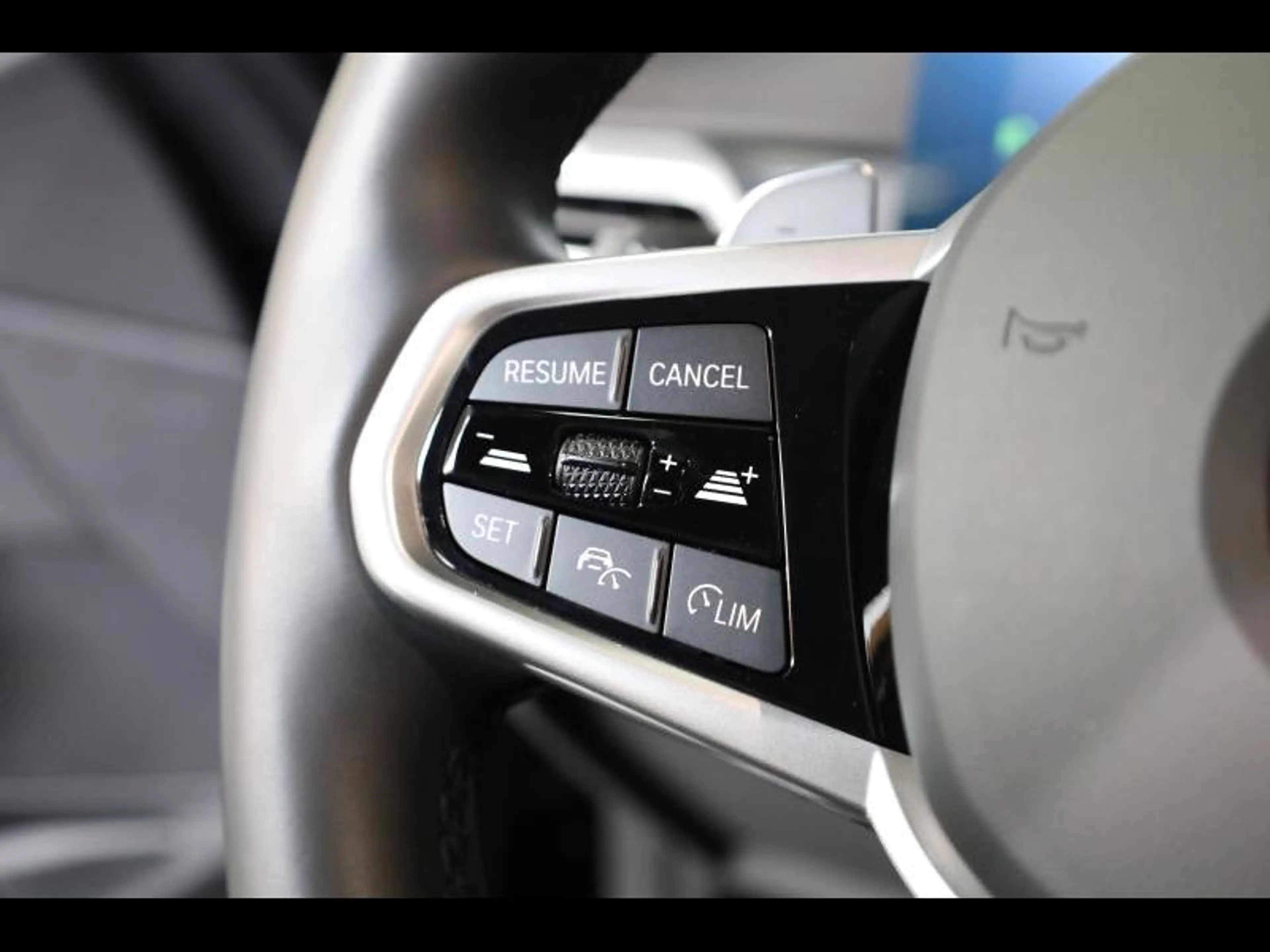 BMW 318 d Berline Kit M Sport — photo 13