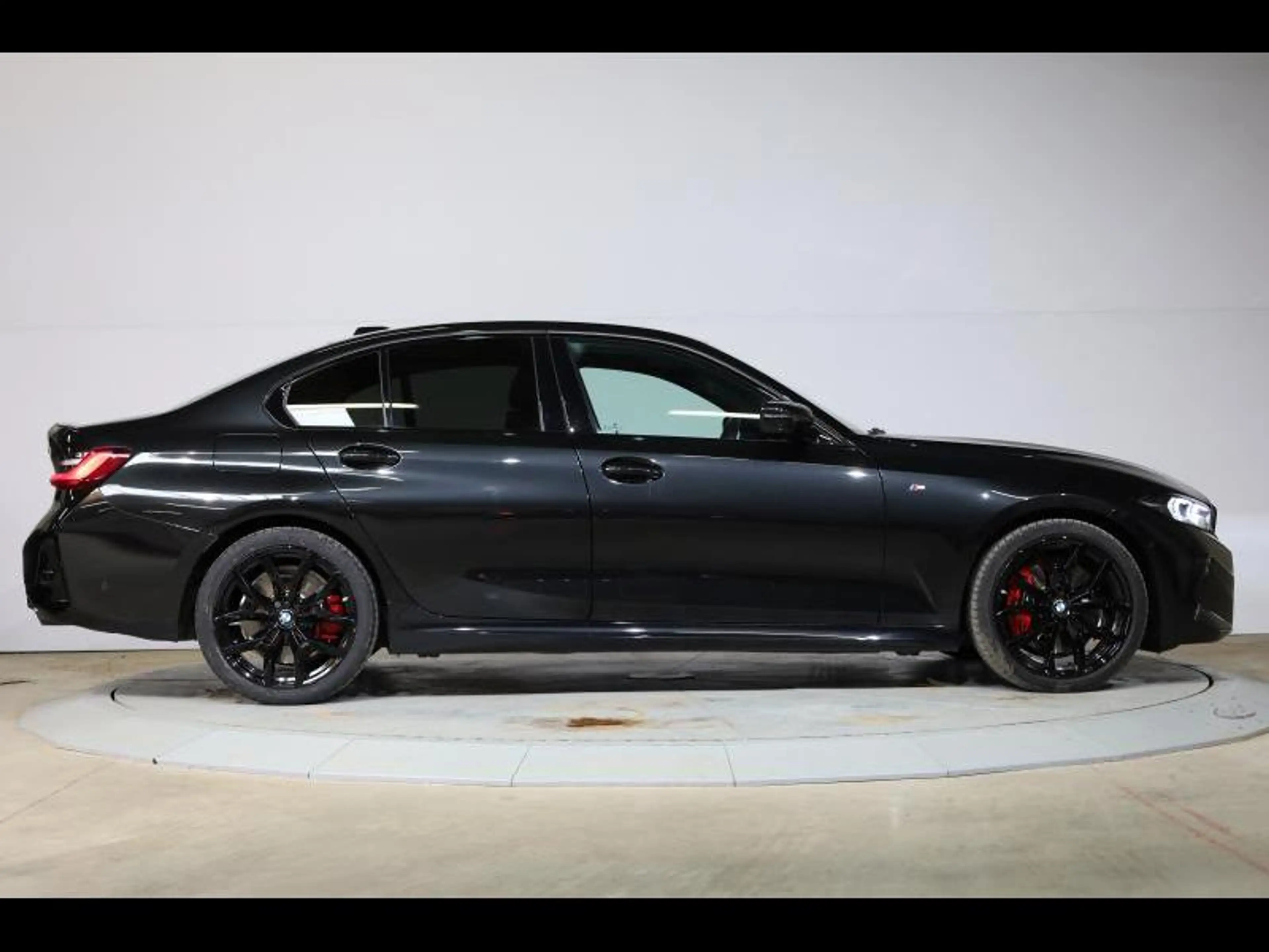 BMW 318 d Berline Kit M Sport — photo 3