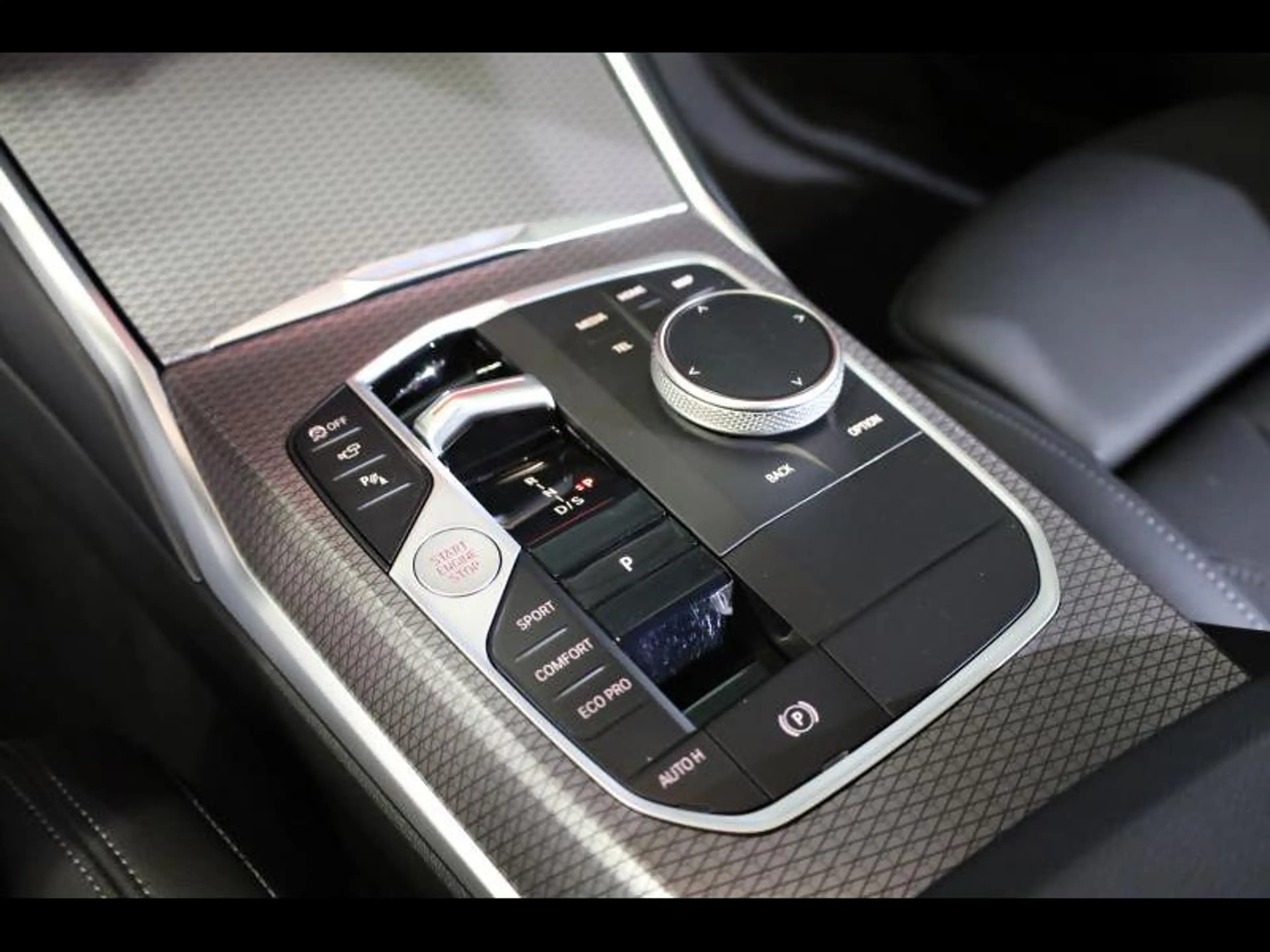 BMW 318 d Berline Kit M Sport — photo 12