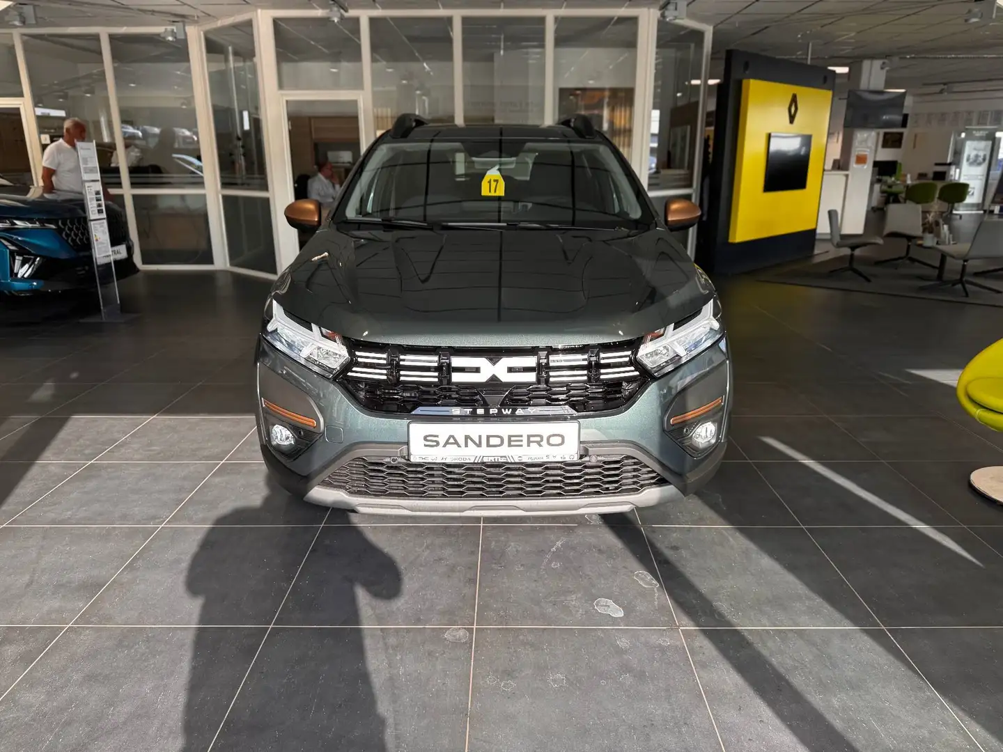 Dacia Sandero Stepway Extreme TCe 110 Fahrerairbag ZV Grün - 2