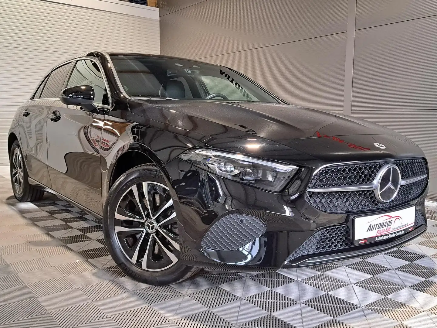 Mercedes-Benz A 250 e Progressive°Multibeam°ACC°Spur°TWA°AHK° Noir - 1