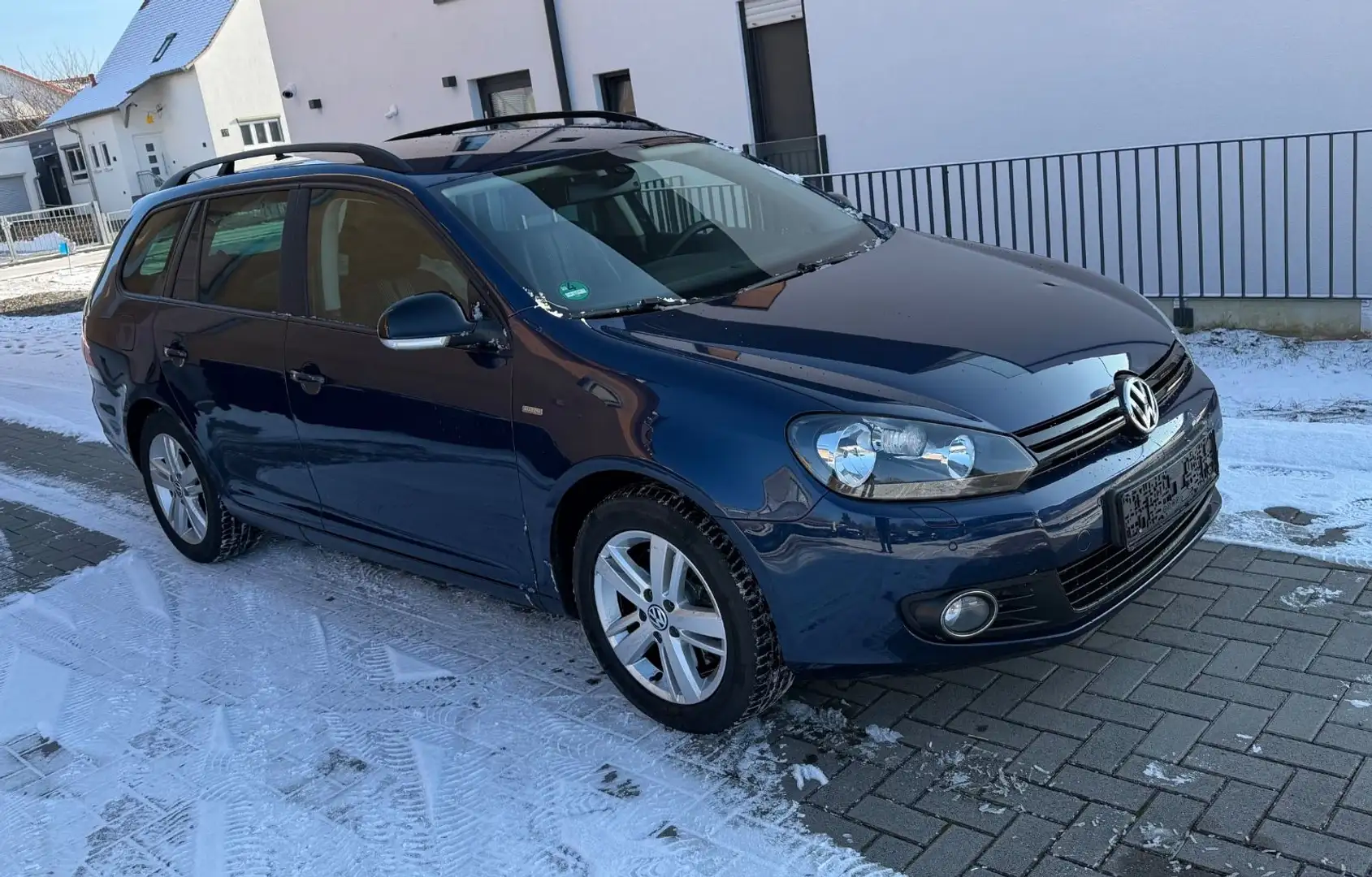 Volkswagen Golf VI Variant 2.0 TDI Match Bleu - 1
