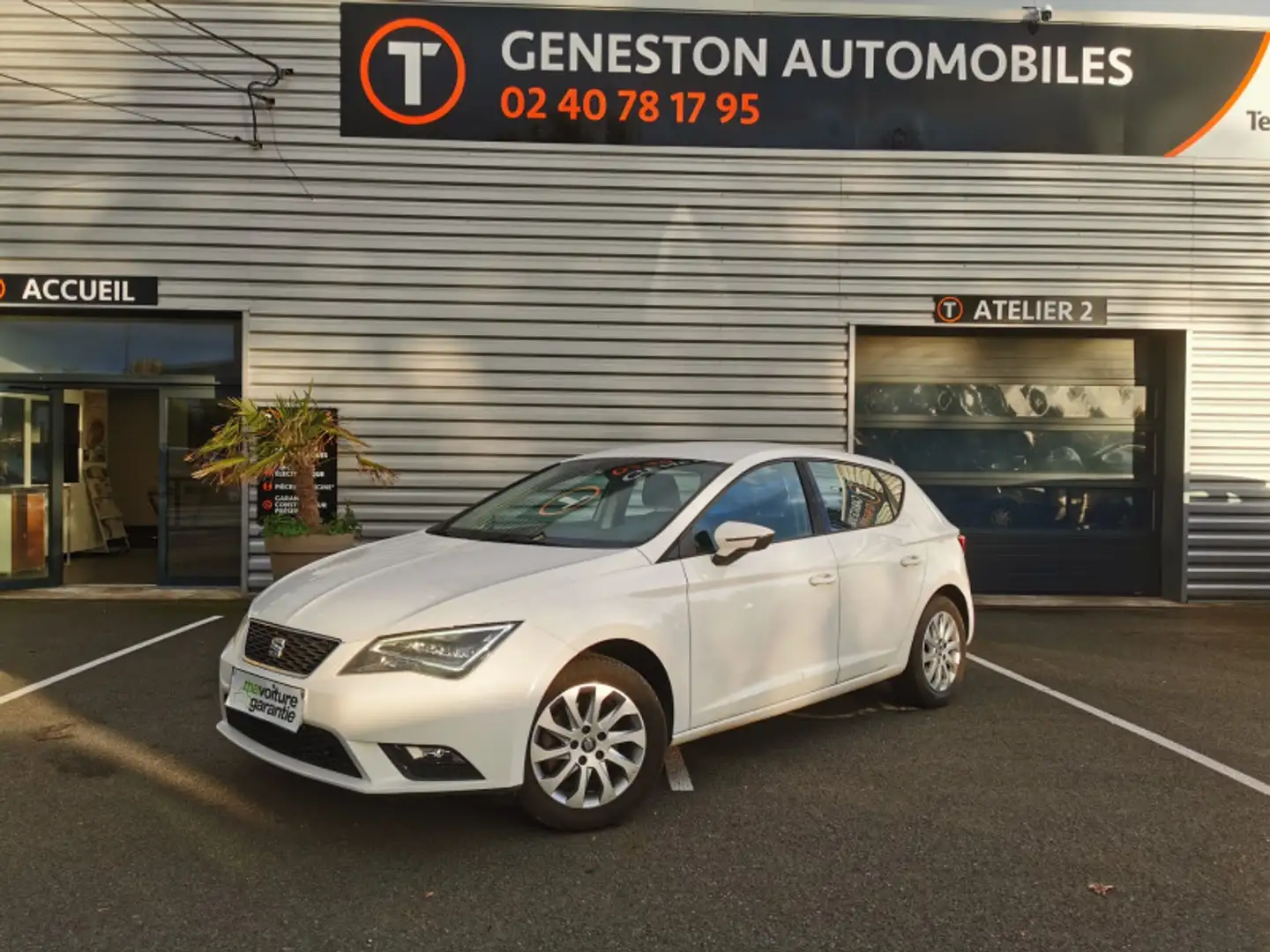 SEAT Leon 1.6 TDI 105CH FAP STYLE START\u0026STOP Blanc - 1