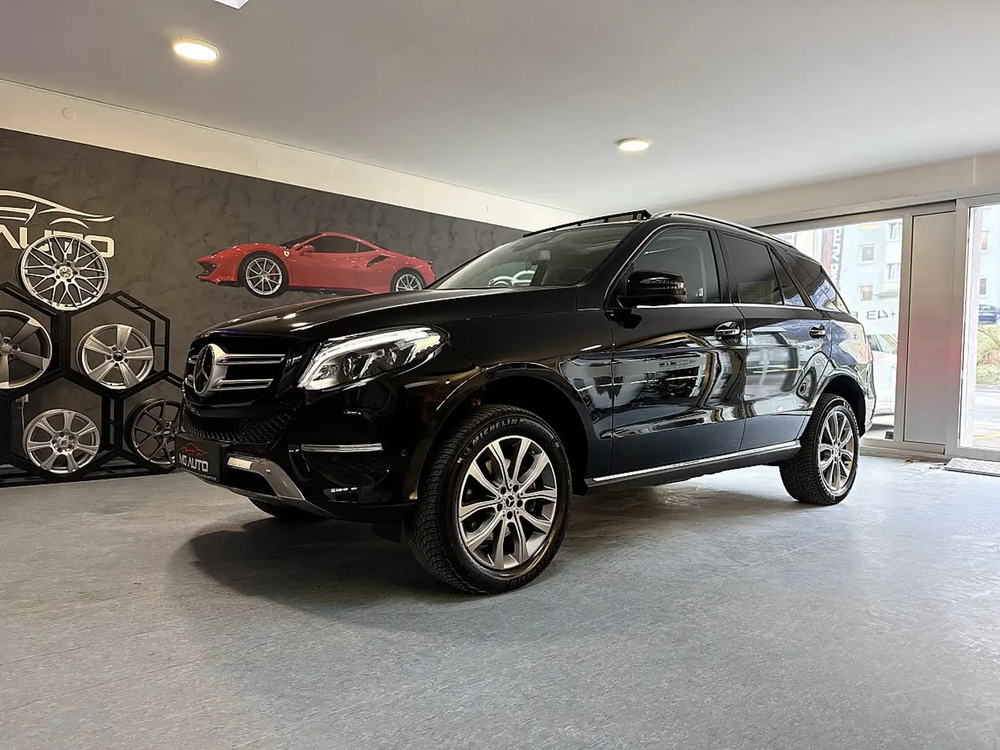 Mercedes-Benz GLE 350 d 4Matic Aut. *PANO*AHK*360*LUFT*HARMAN/KARDON*... Schwarz - 1