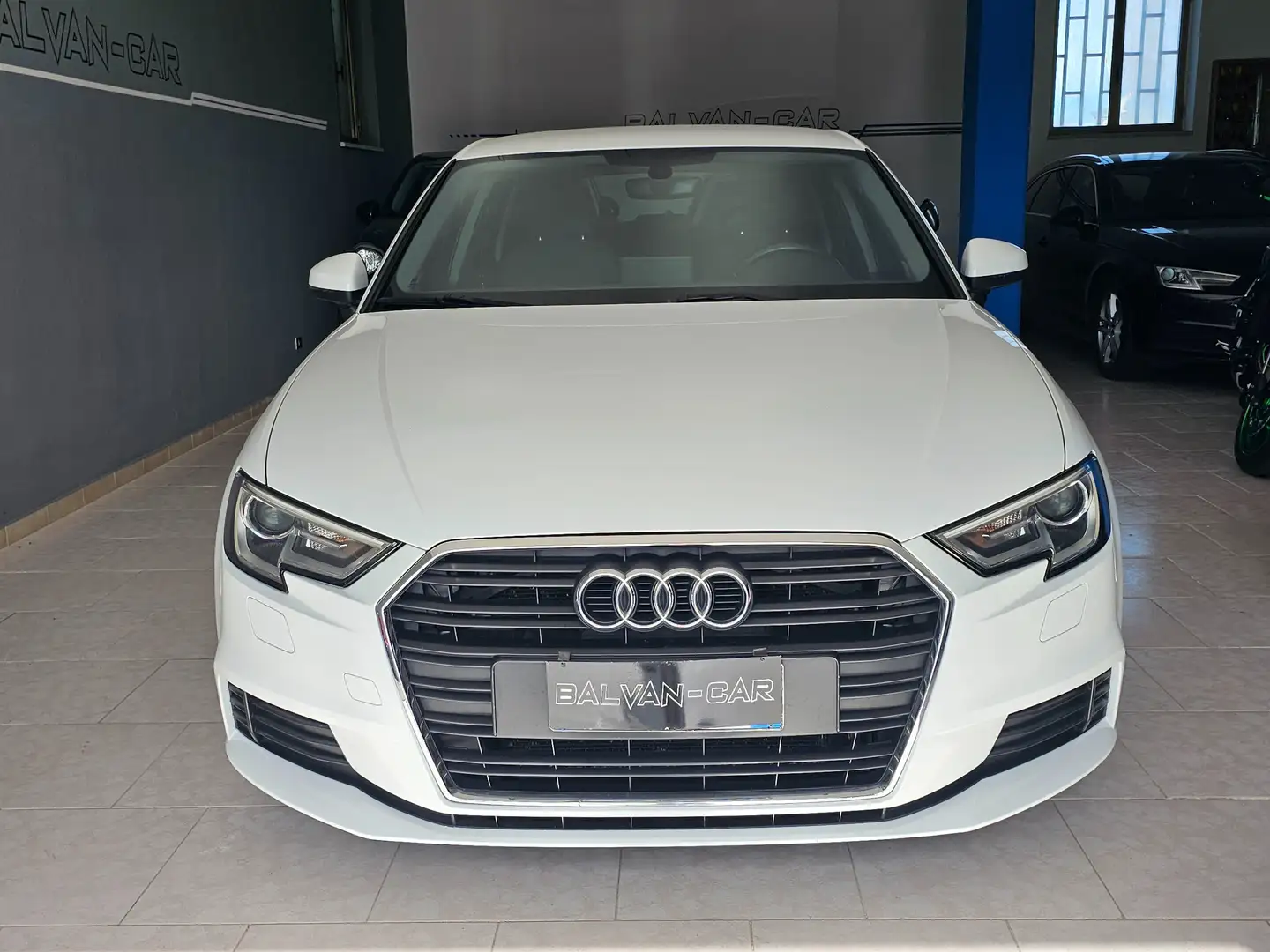 Audi A3 III Sportback 1.6 tdi 110cv Blanc - 1