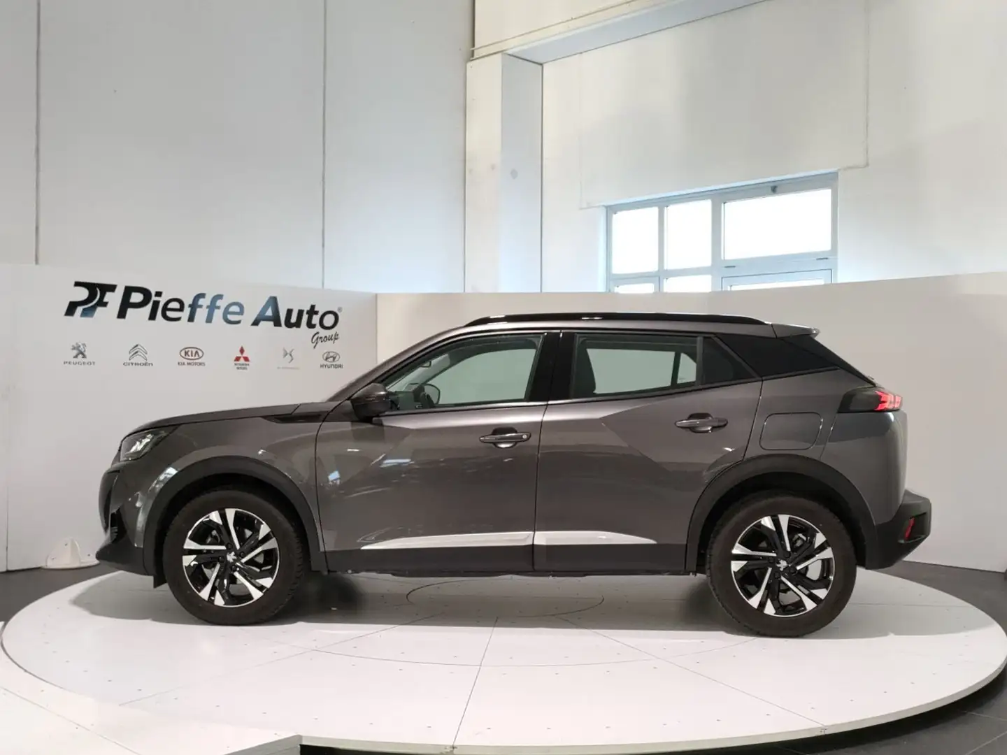 Peugeot 2008 2ª serie - 2008 PureTech 100 S&S Allure Gris - 2