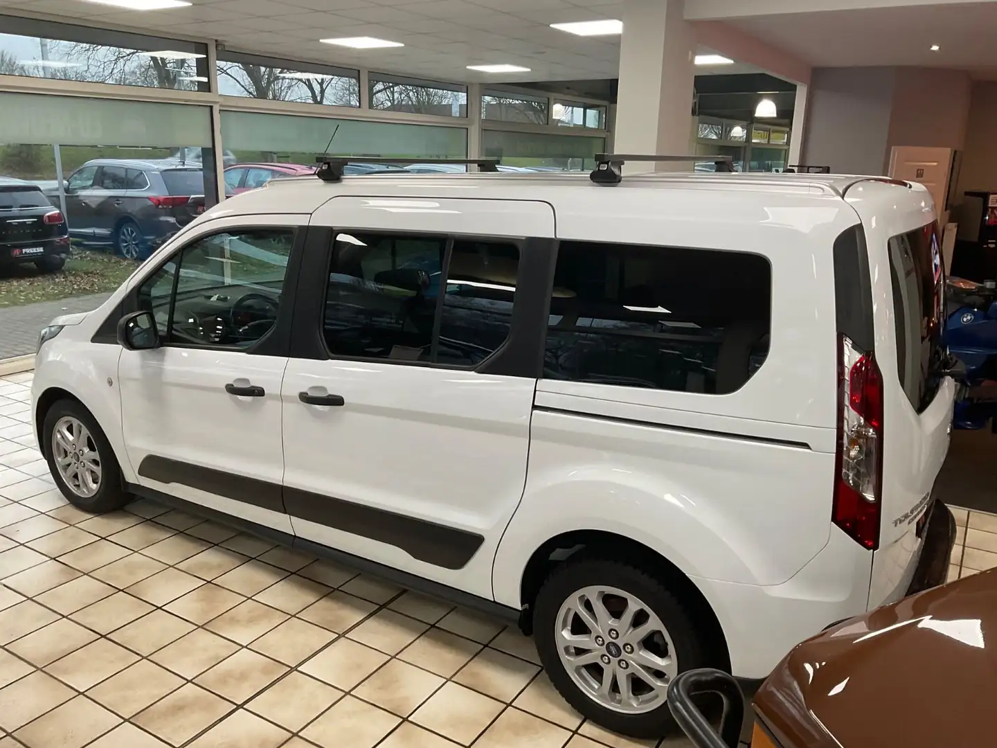 Ford Grand Tourneo Connect Trend Weiß - 2