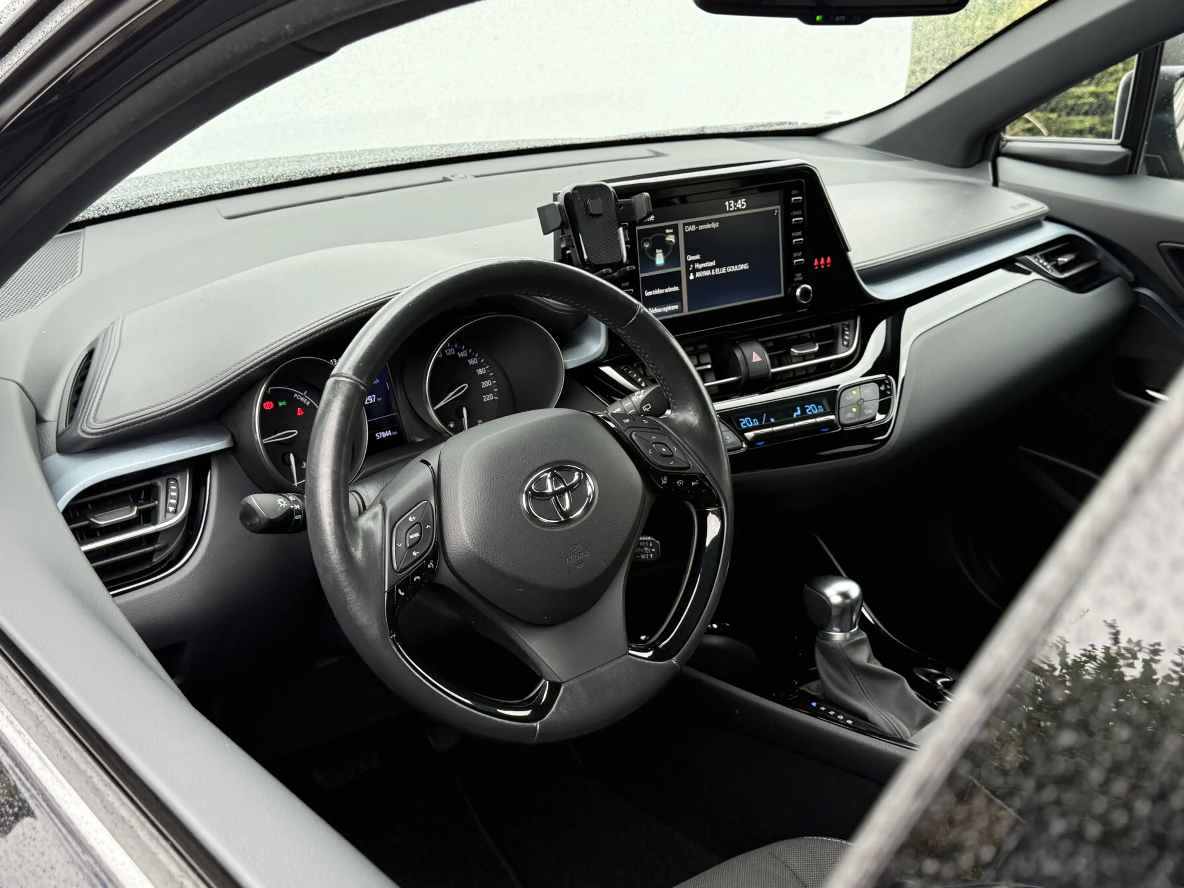 Toyota C-HR 1.8 Hybrid Dynamic | CarPlay | ACC | Camera | Keyl — photo 10