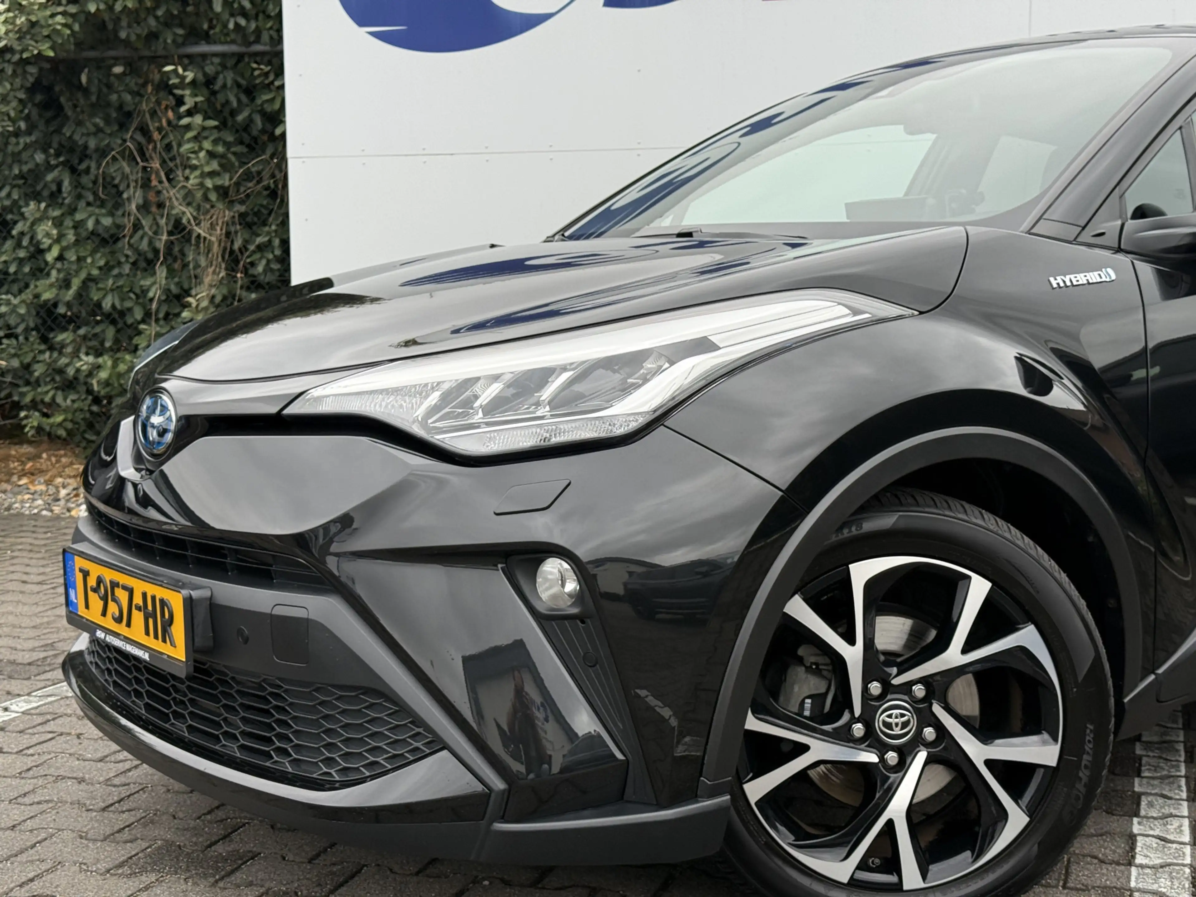 Toyota C-HR 1.8 Hybrid Dynamic | CarPlay | ACC | Camera | Keyl — photo 28