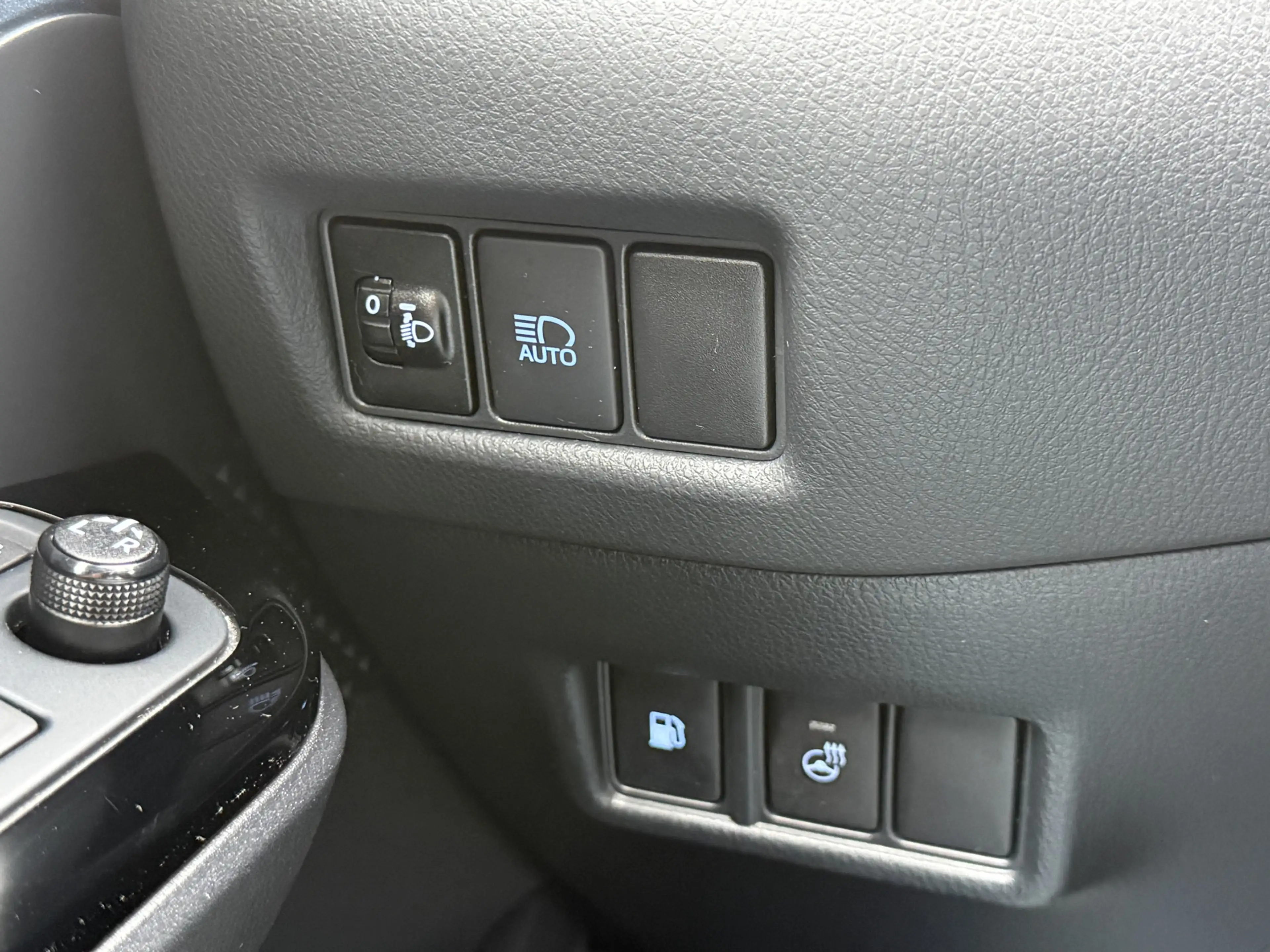 Toyota C-HR 1.8 Hybrid Dynamic | CarPlay | ACC | Camera | Keyl — photo 14