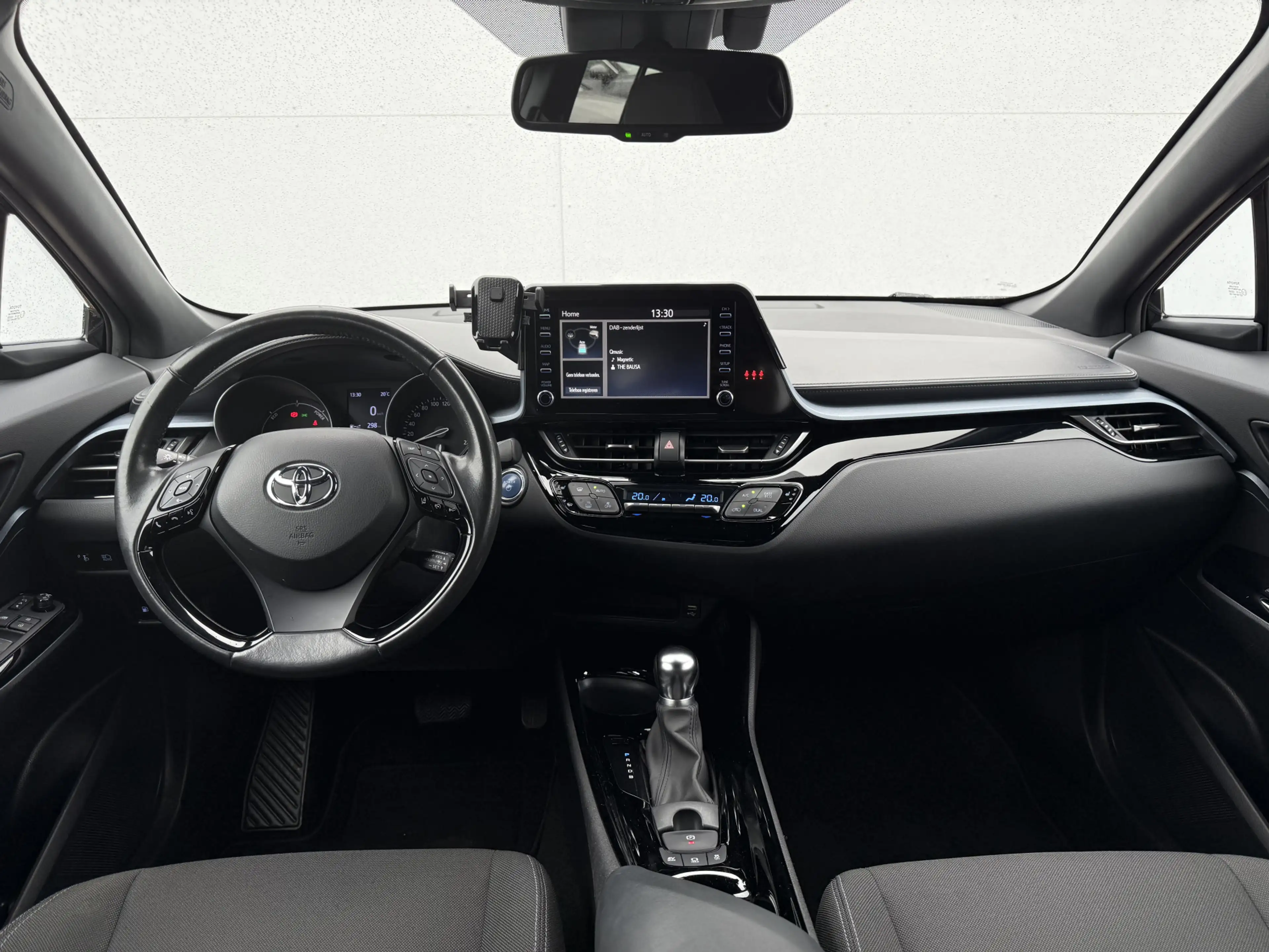 Toyota C-HR 1.8 Hybrid Dynamic | CarPlay | ACC | Camera | Keyl — photo 11