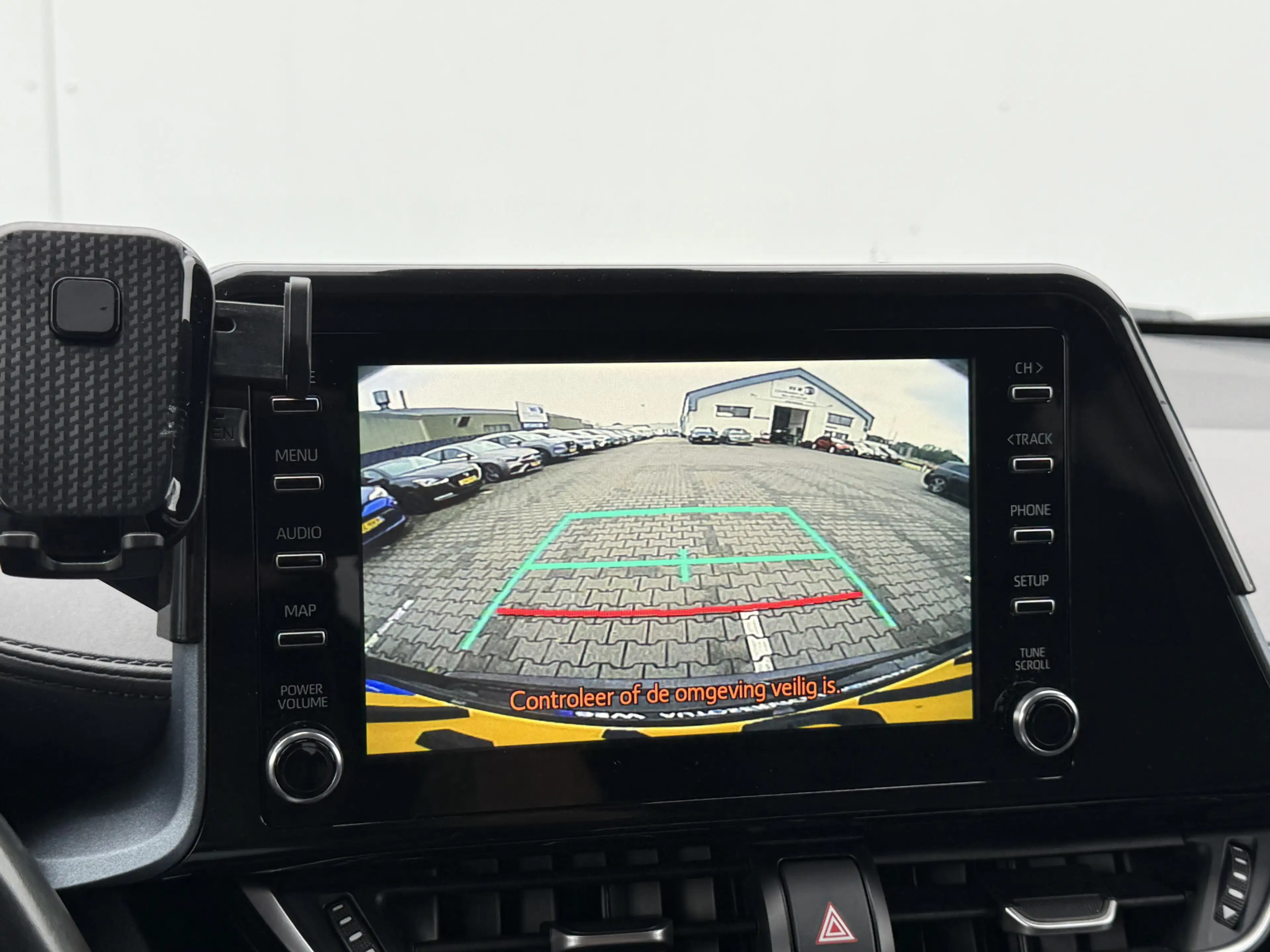 Toyota C-HR 1.8 Hybrid Dynamic | CarPlay | ACC | Camera | Keyl — photo 21