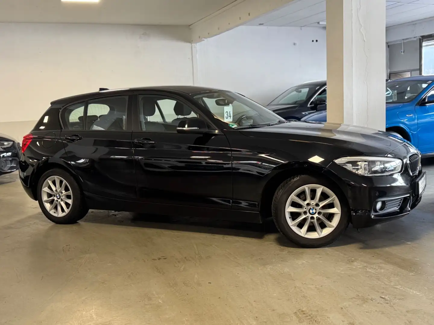 BMW 118 i 1.Hand/NAVI/LED/BMW-Serviceheft Schwarz - 2