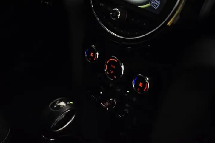 MINI Cooper D 2016, foto 36