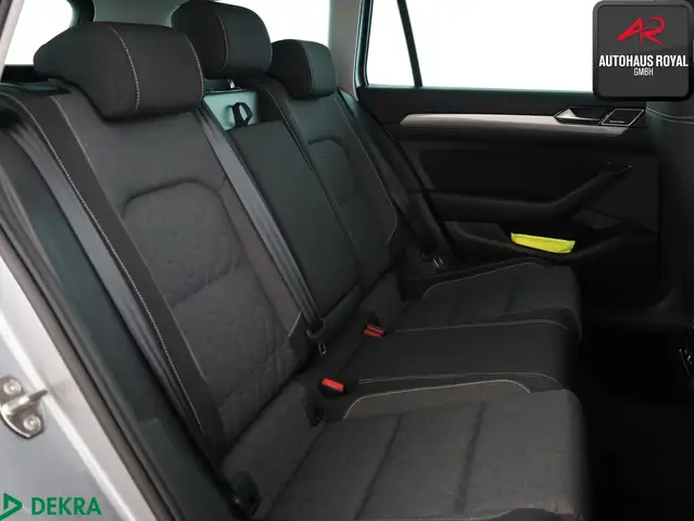 Volkswagen Passat view 13