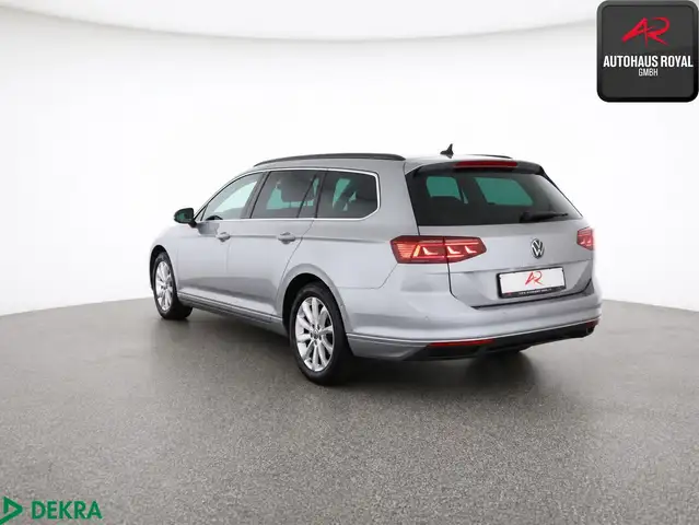 Volkswagen Passat view 3