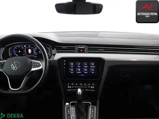 Volkswagen Passat view 9