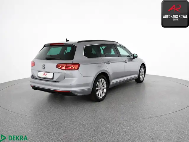 Volkswagen Passat view 5