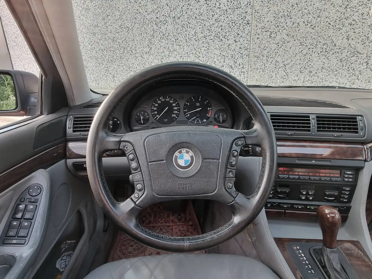BMW 740i, foto 9