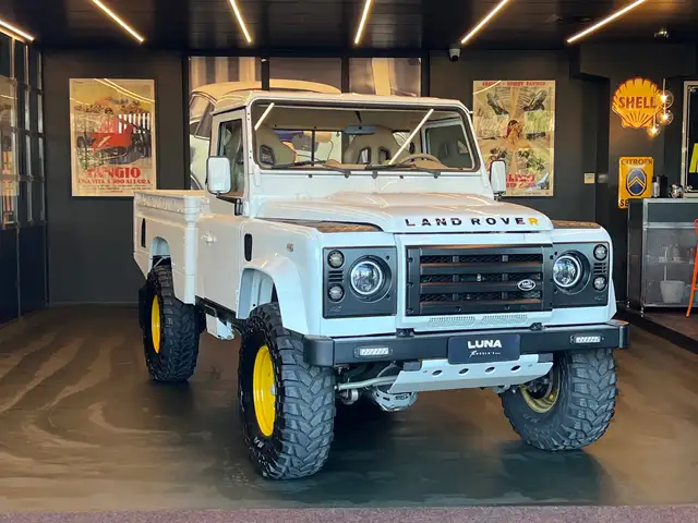 Land Rover Defender 110 2.4 td4  -HCPU - "The world's style"