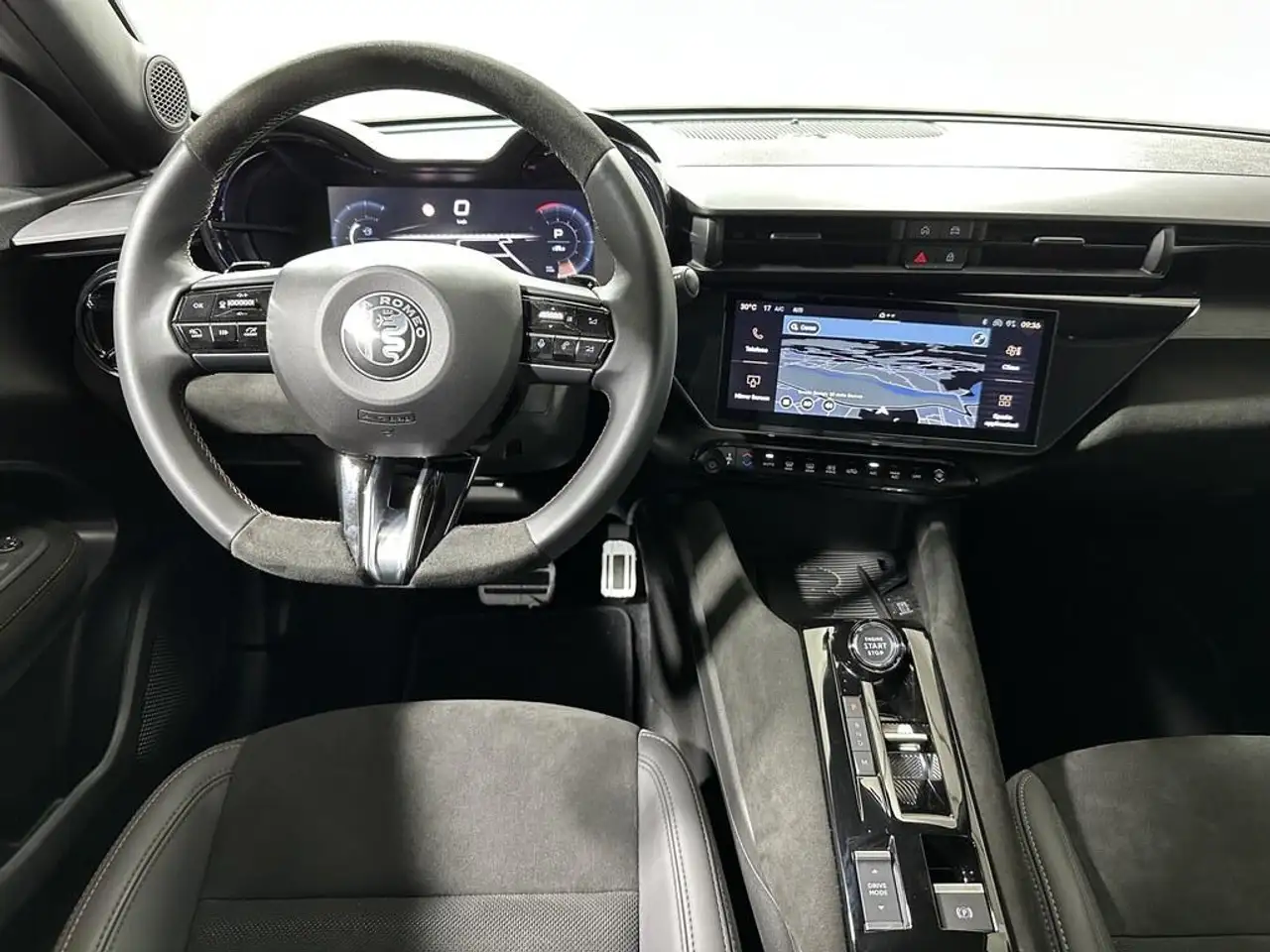 Alfa Romeo Junior 2025 — фото 14