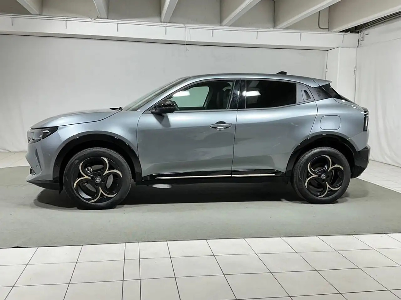 Alfa Romeo Junior 2025