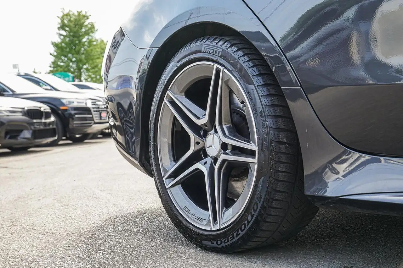 Mercedes-Benz CLS снимка Mercedes-Benz CLS