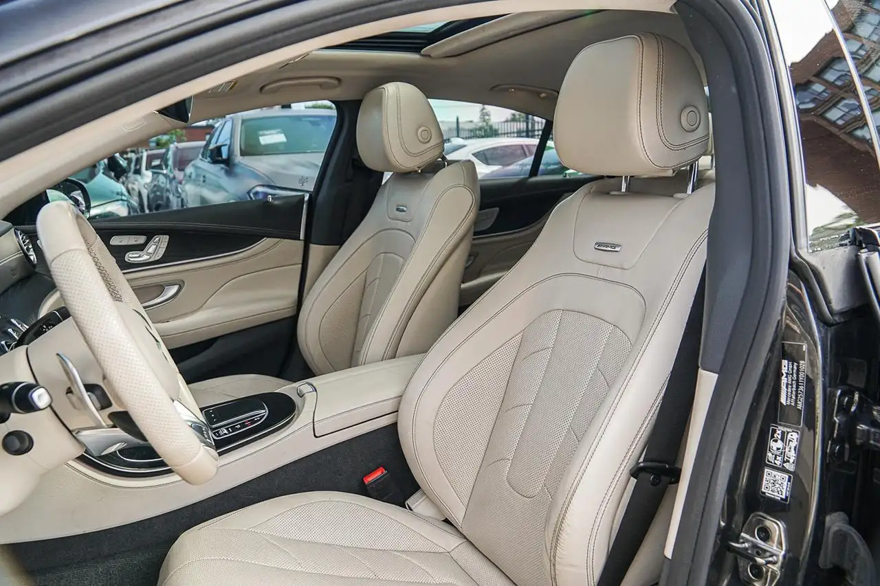 Mercedes-Benz CLS снимка Mercedes-Benz CLS