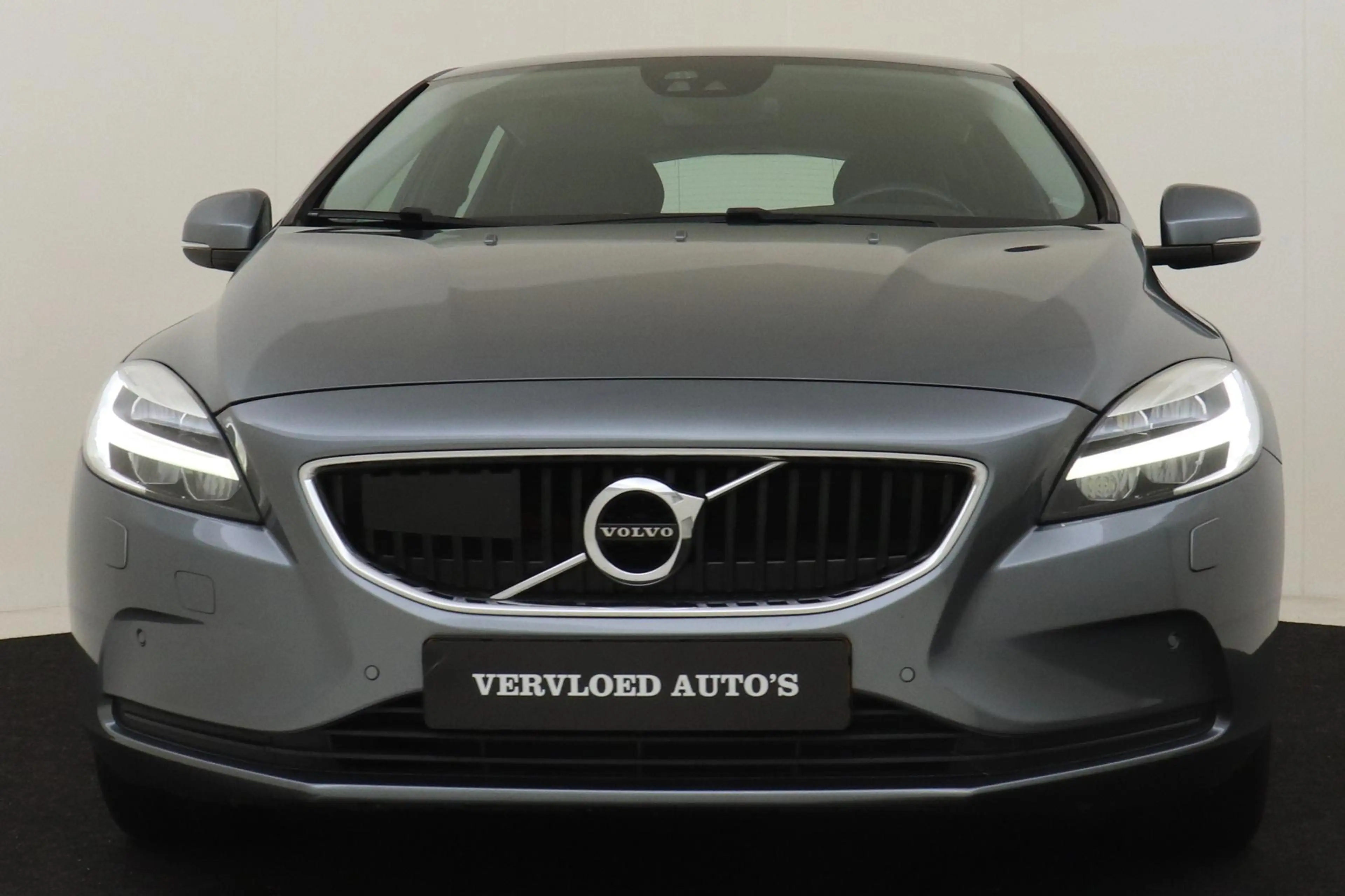 Volvo V40 T3 AUT. MOMENTUM -ADAP.CRUISE|CAMERA|PDC|PERFORMAN — photo 8