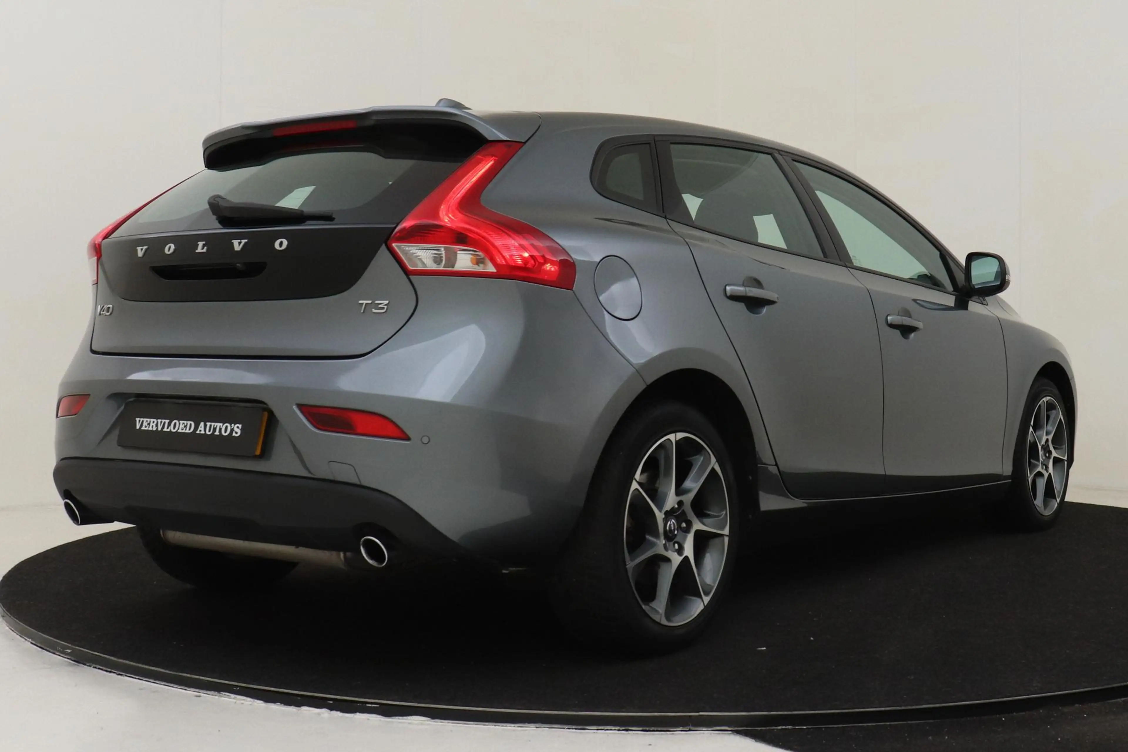 Volvo V40 T3 AUT. MOMENTUM -ADAP.CRUISE|CAMERA|PDC|PERFORMAN — photo 2