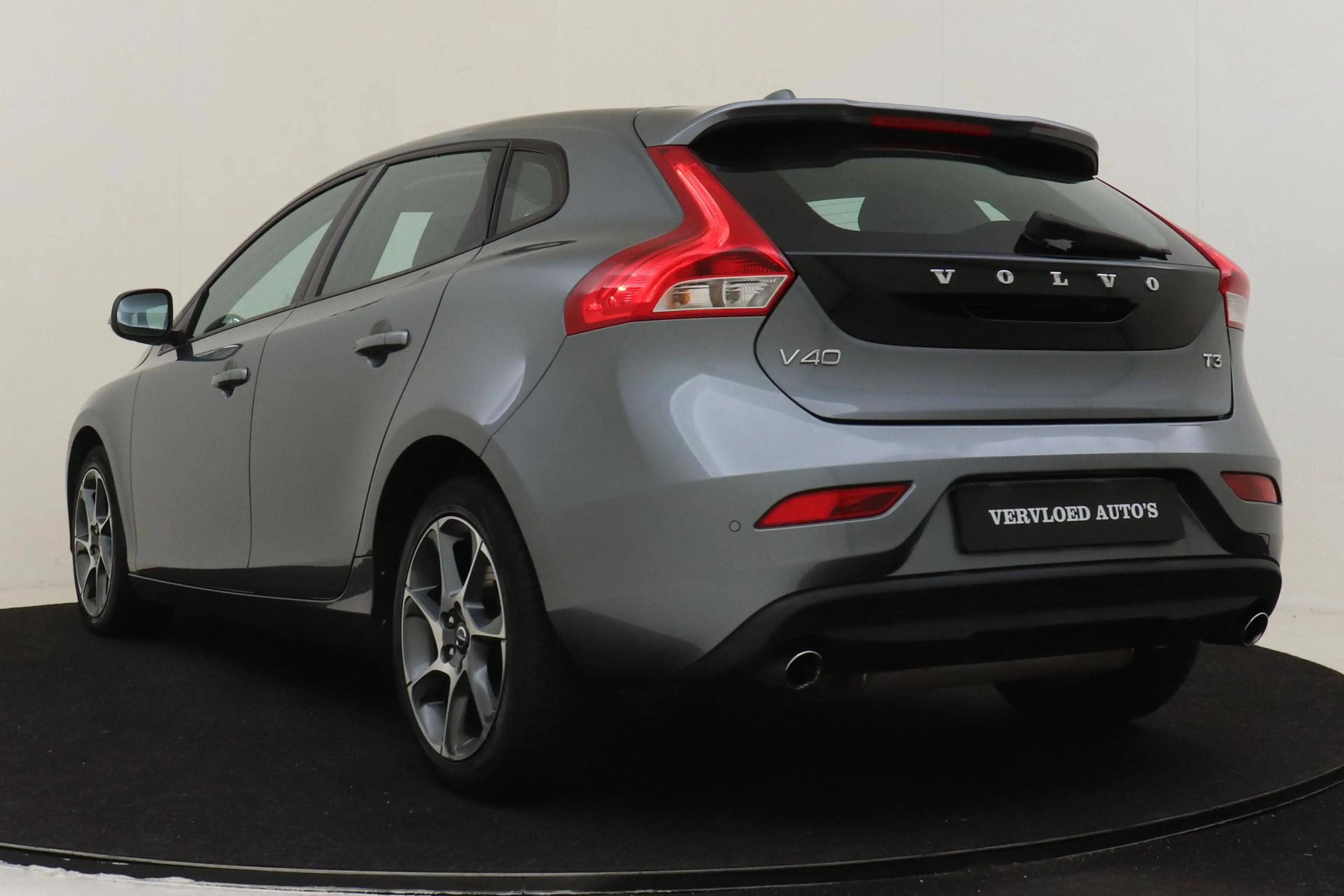 Volvo V40 T3 AUT. MOMENTUM -ADAP.CRUISE|CAMERA|PDC|PERFORMAN — photo 4