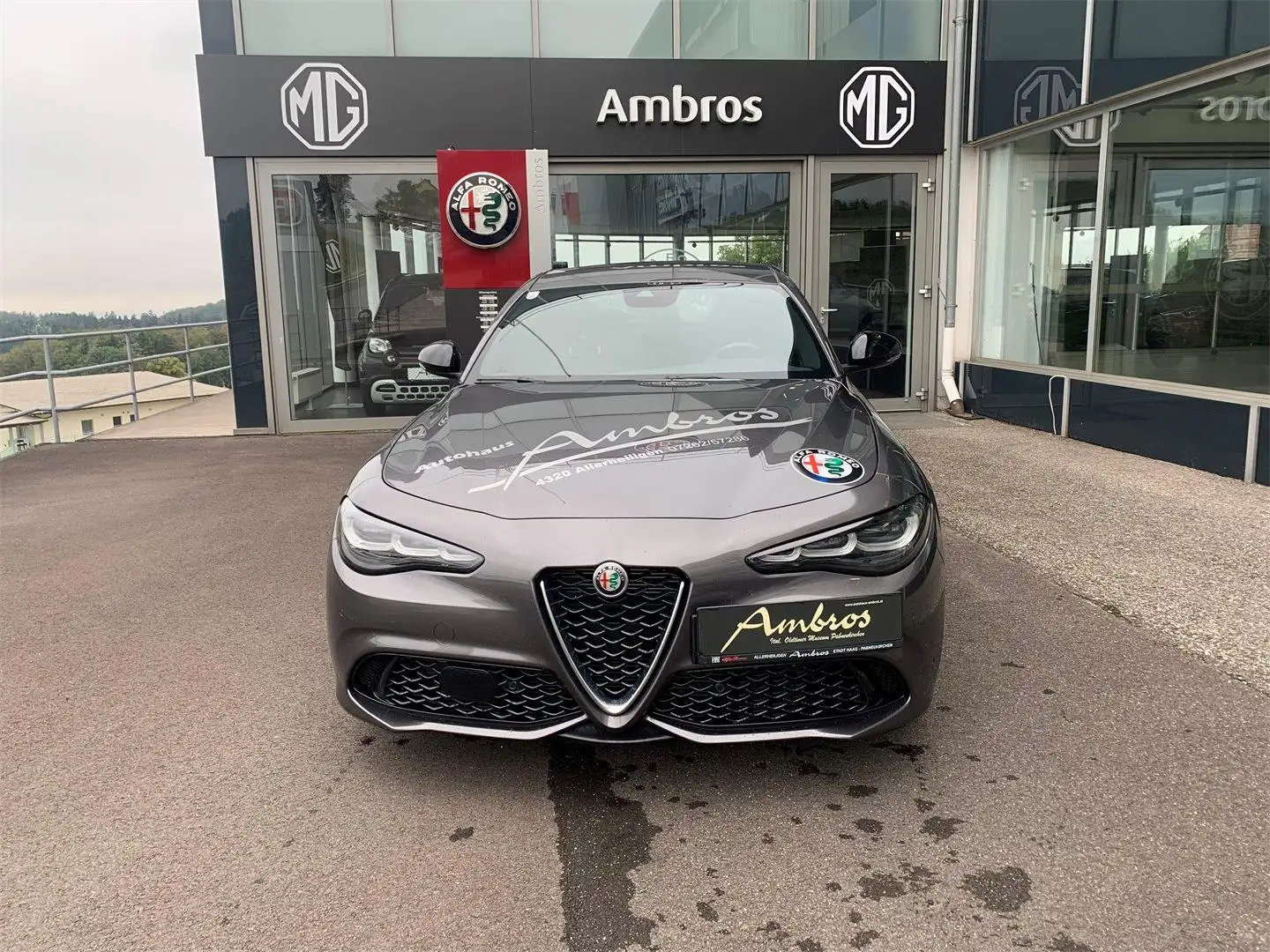 Alfa Romeo Giulia 2,2 JTDM 210 Q4 Ti Grau - 2