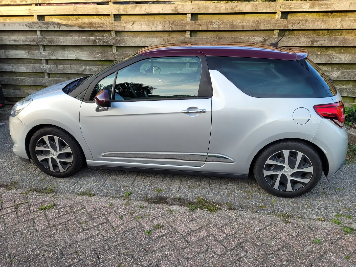 Citroen DS3 DS3 1.2 VTi Chic Zilver - 2