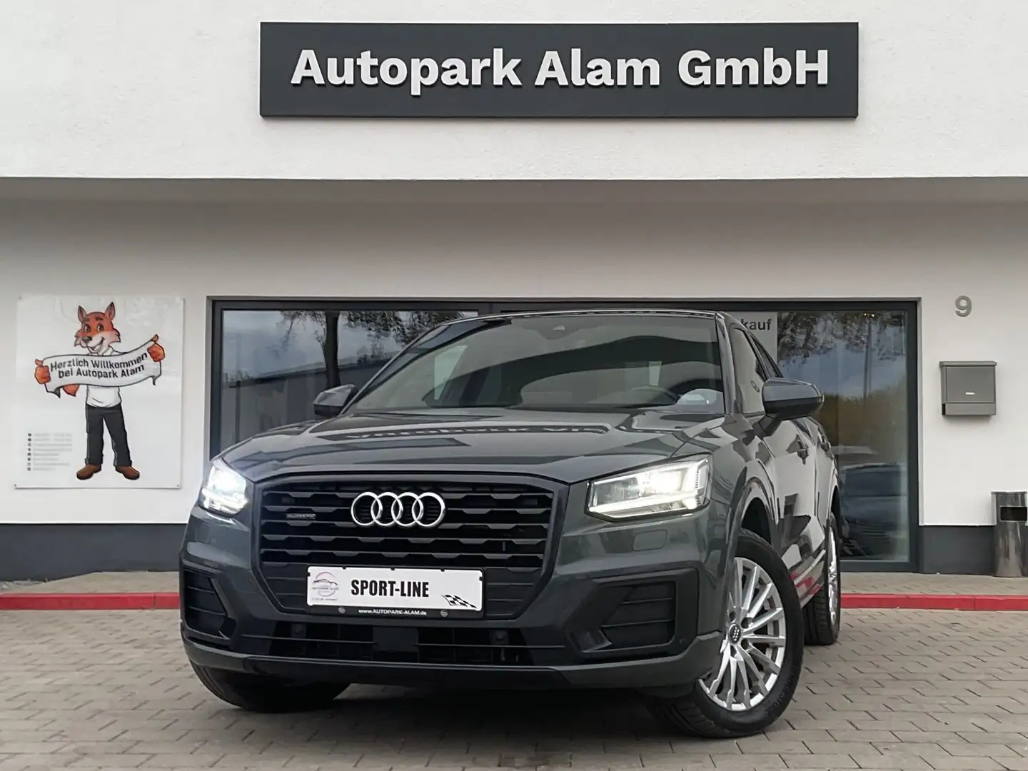 Audi Q2 35 TDI quatt.design S-tr. LED Pano ACC Optik Grau - 1
