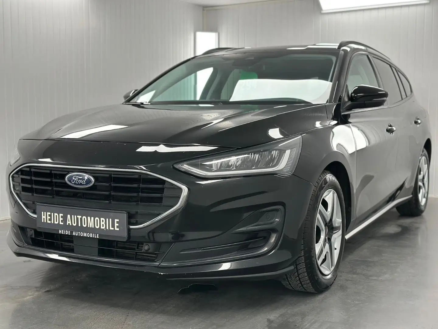 Ford Focus Turnier Cool & Connect Carplay/Android Schwarz - 1