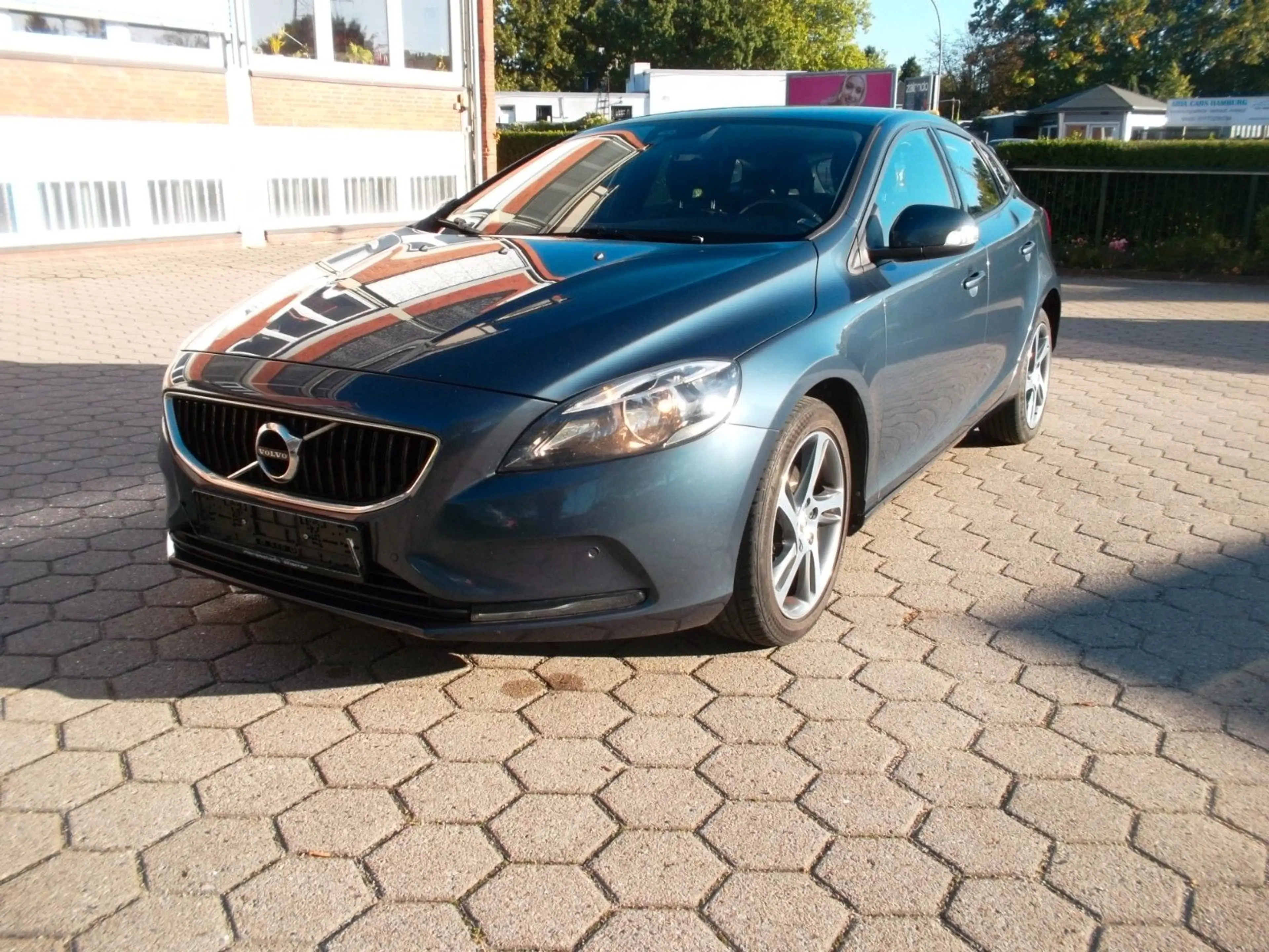 Volvo V40 Kinetic T3 2,0, 1.HAND, Mod.2018 — photo 2