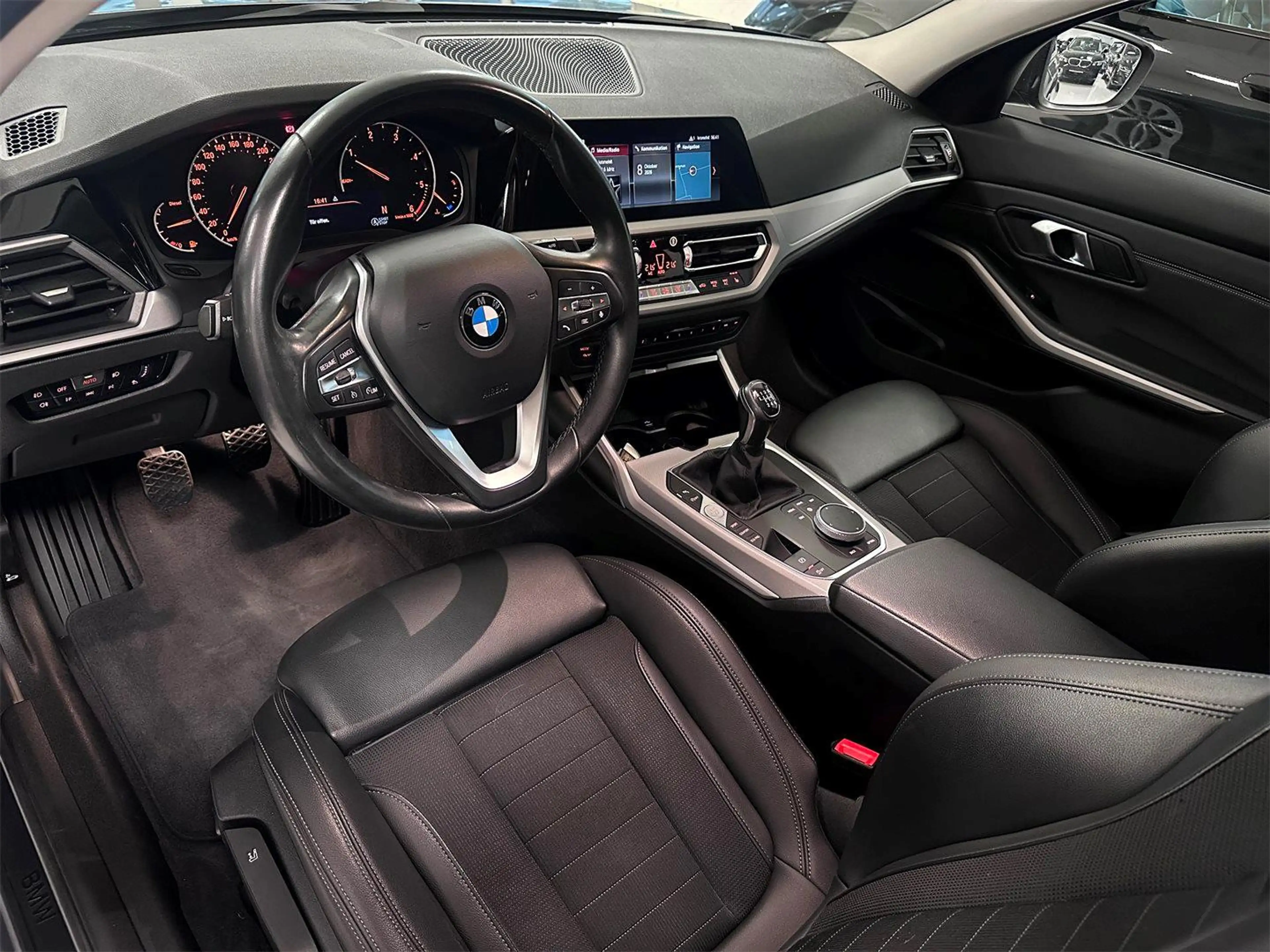 BMW 318 d Touring Advantage *AHK* *Sportsitze* — photo 14