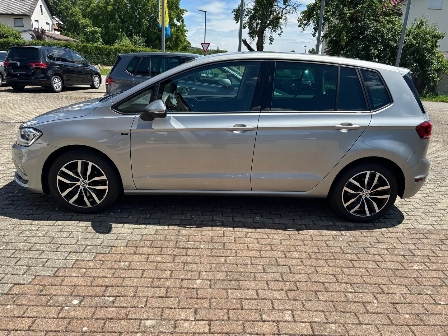 Volkswagen Golf Sportsvan 1.5TSI Join DSG Navi LED Alu Klima AHK schwenkbar Plateado - 2