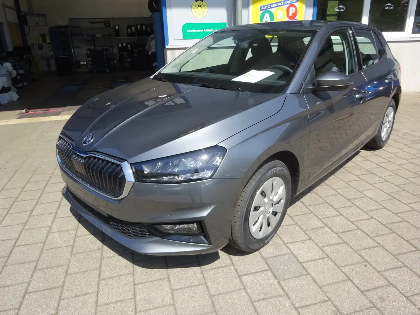 Skoda Fabia Selection 1,0TSI 70kw 95PS Autom.Klima Nebel PDC Gris - 1