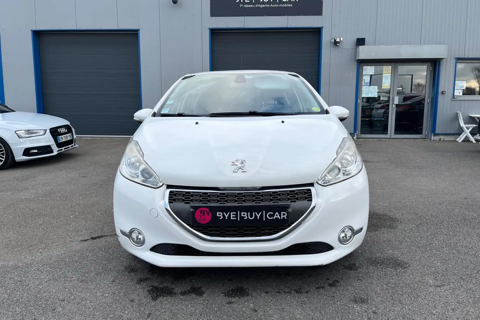 Peugeot 208 1.6 e-HDi 92CH Business Pack GARANTIE 12 MOIS Blanc - 2