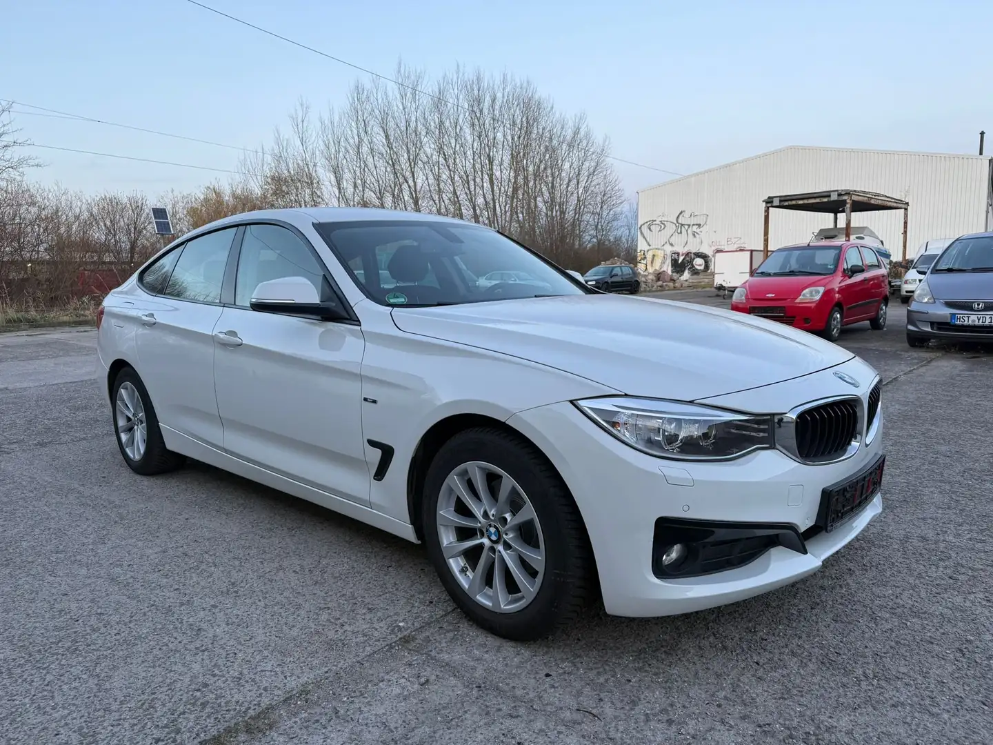 BMW 320 D Steurkette neu , Service neu , TÜV neu Weiß - 2