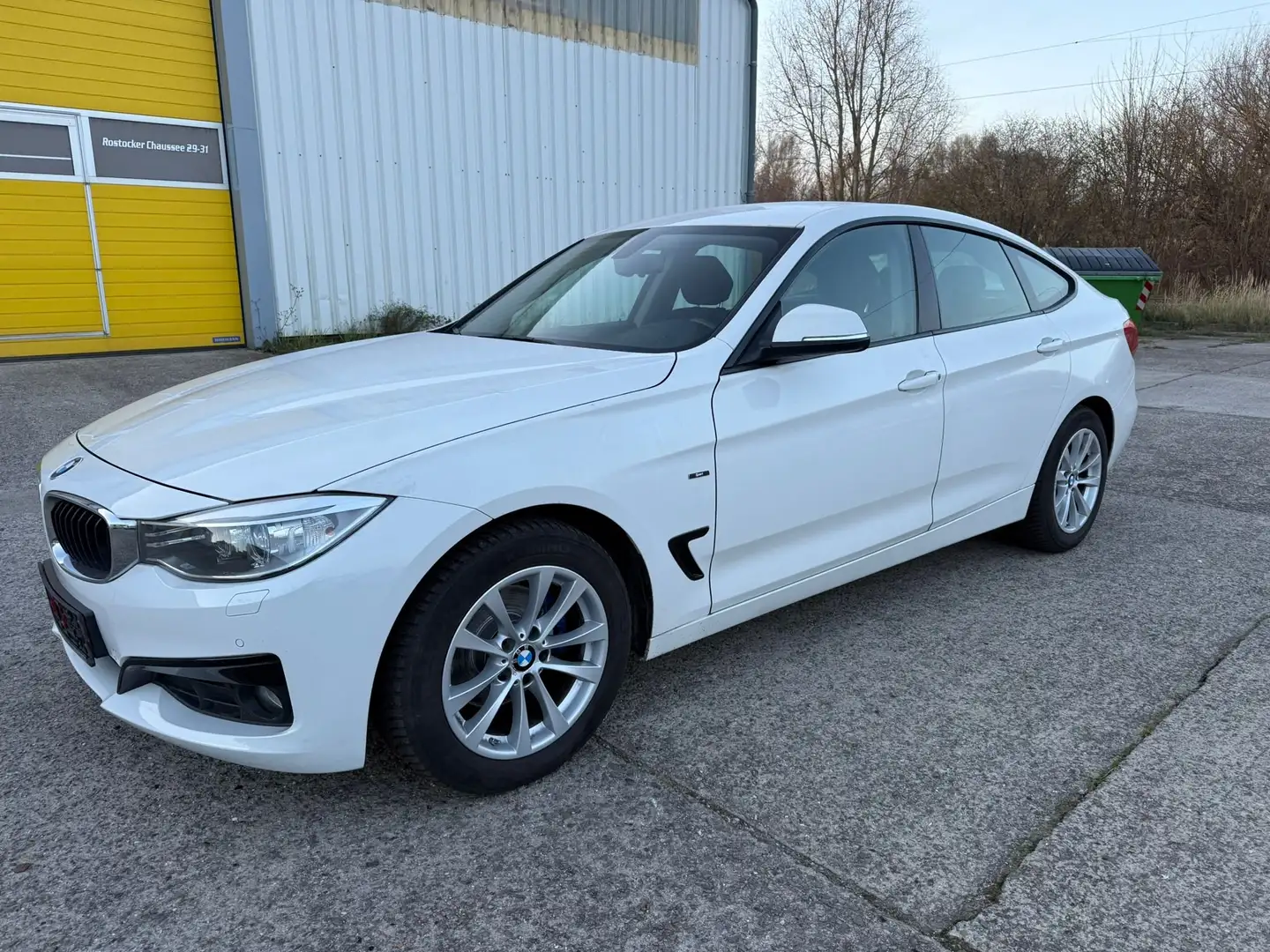 BMW 320 D Steurkette neu , Service neu , TÜV neu Weiß - 1