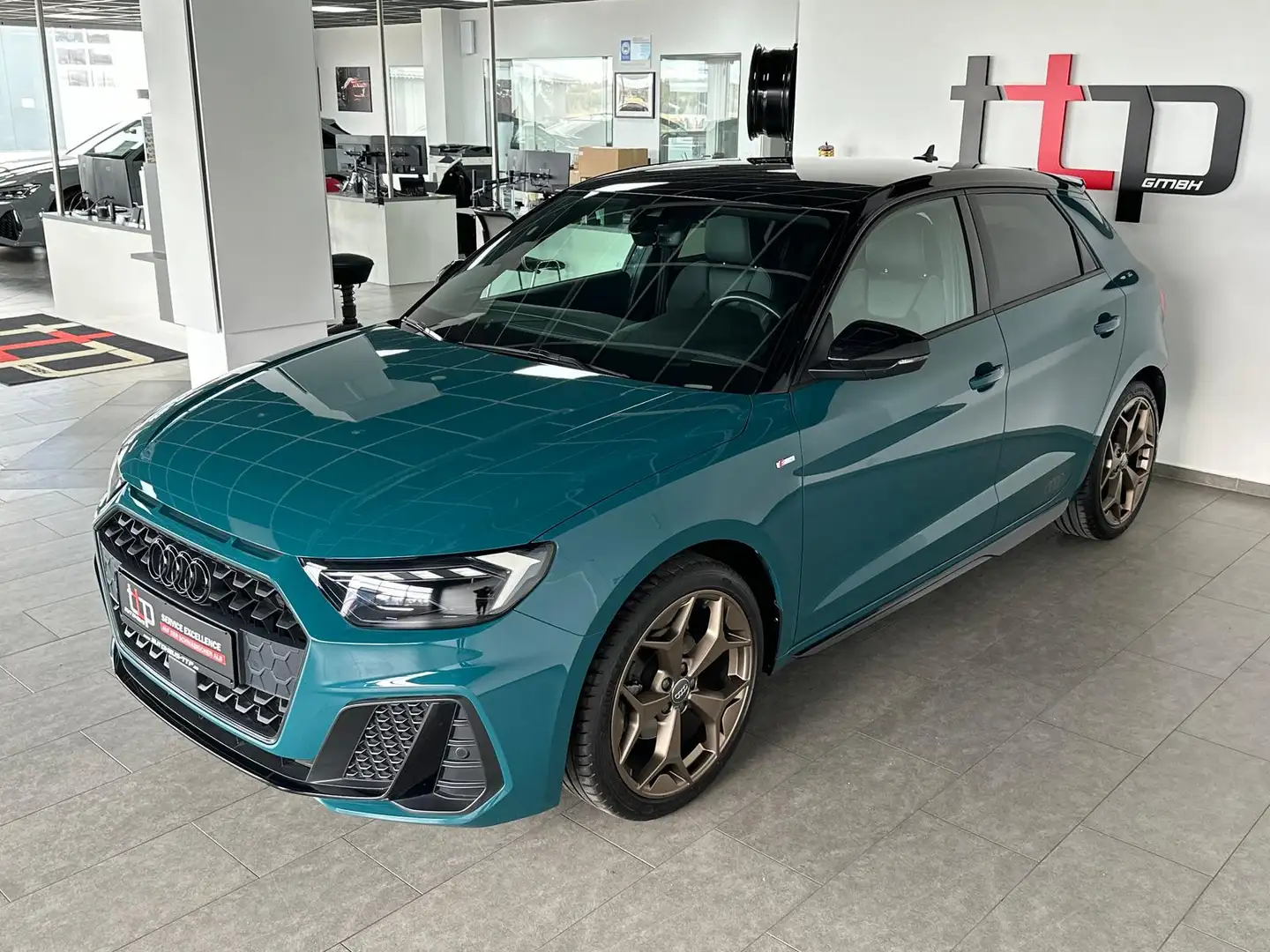 Audi A1 Sportback30 TFSI S-line Edition One V-Cockpit Grün - 2